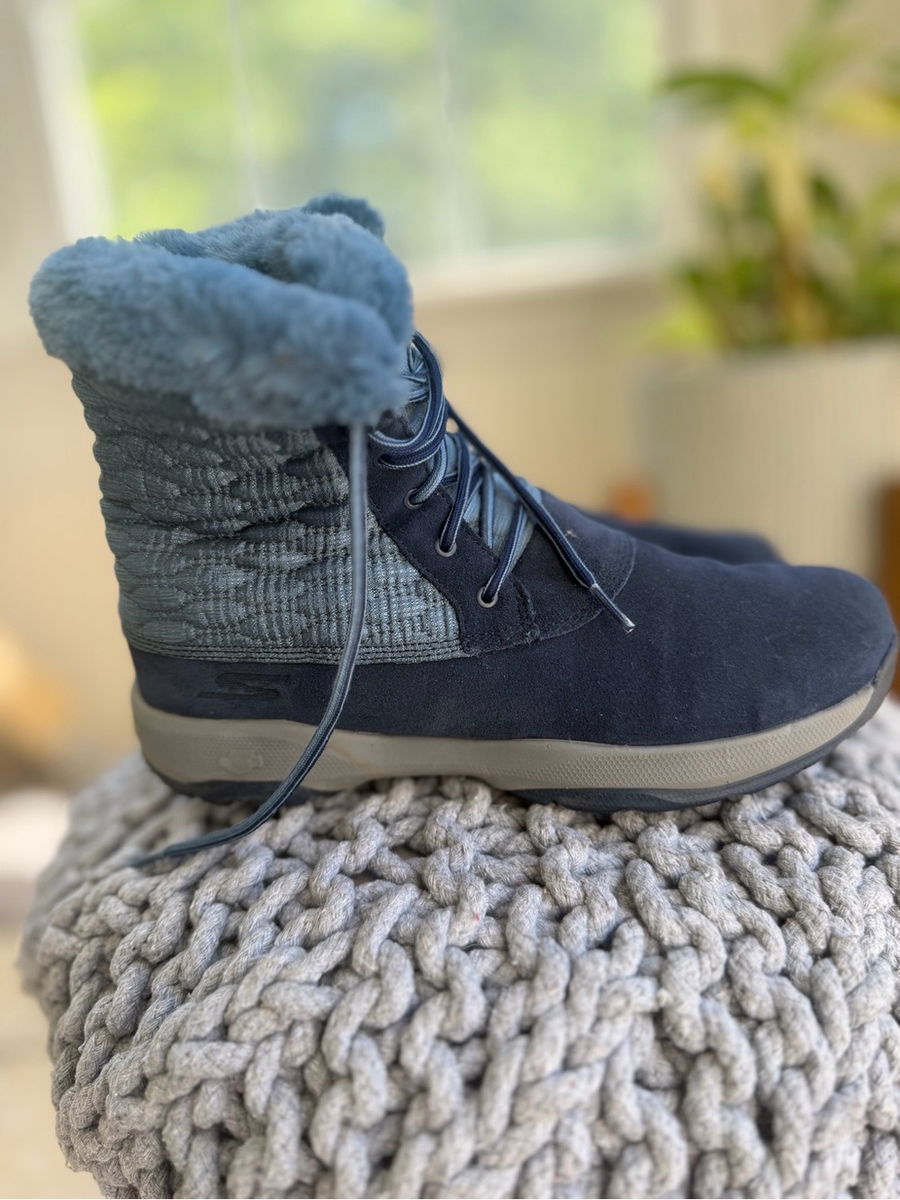 Sketchers On the Go- Women’s Navy Blue Faux-Fur Lined Winter Boots